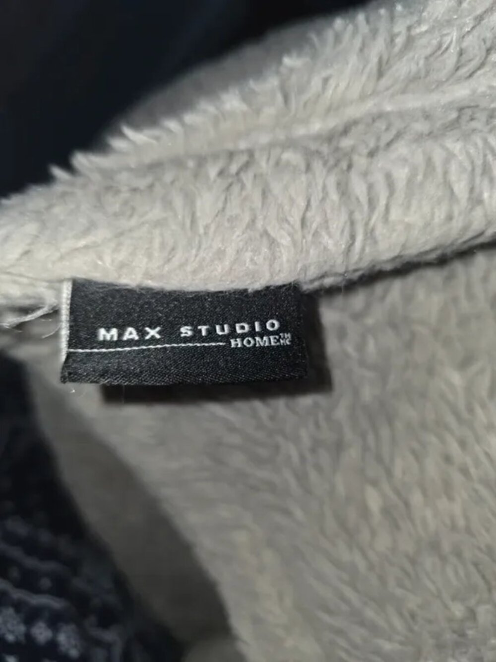 Max studio throw - Picture 4 of 4